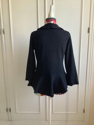 Chaqueta Carolina Herrera Negra con Volantes