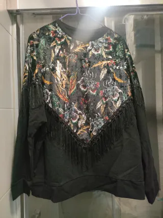 Jersey estampado floral con flecos