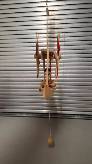 Juguete de madera artesanal