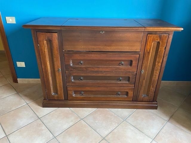 Cassettiera antica con specchio