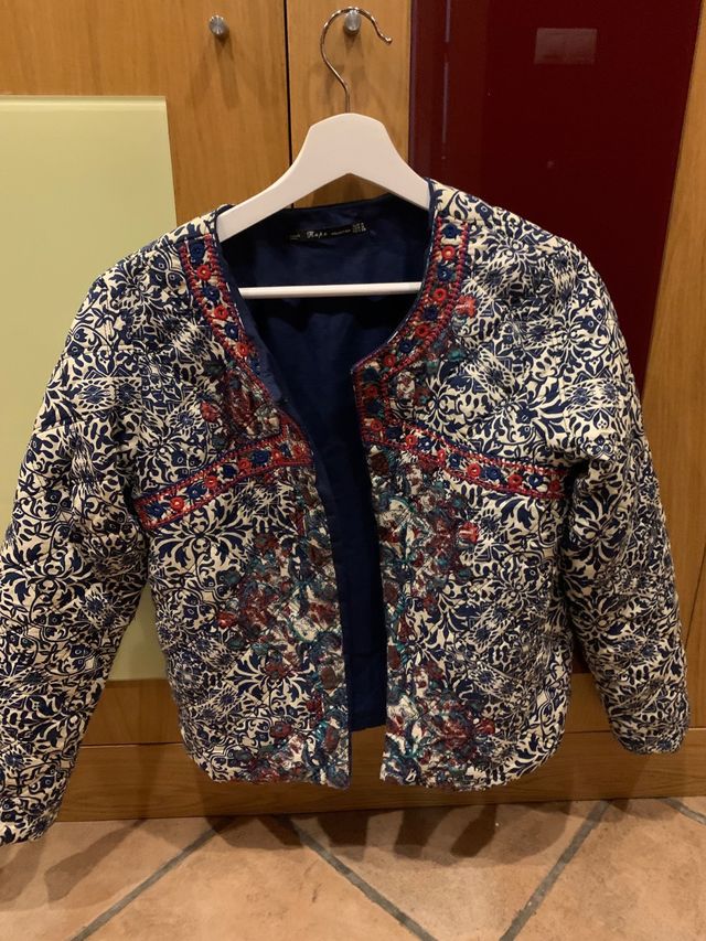 Chaqueta acolchada estampada
