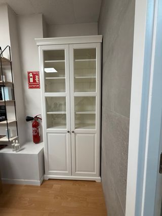 Mueble Vitrina Blanco Madera y Cristal