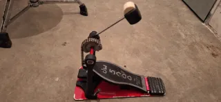 Pedal Bombo DW 5000.
