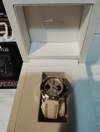 Reloj Lotus Cuarzo Correa Blanca