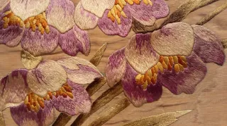 Antiguo bordado seda.