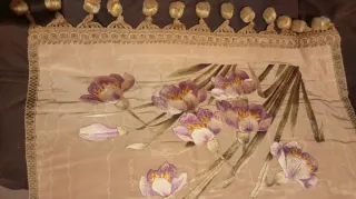 Antiguo bordado seda.