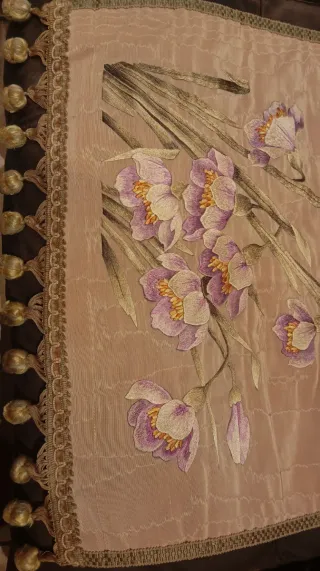 Antiguo bordado seda.