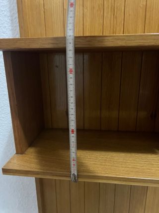 Mueble recibidor de madera y cristal