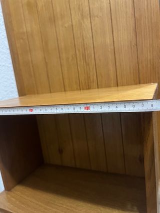 Mueble recibidor de madera y cristal