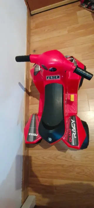 Quad Racy Feber Eléctrico Infantil Rojo