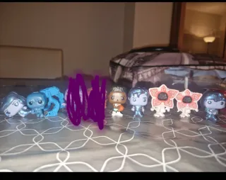 Figuras Stranger Things Kinder Sorpresa lote