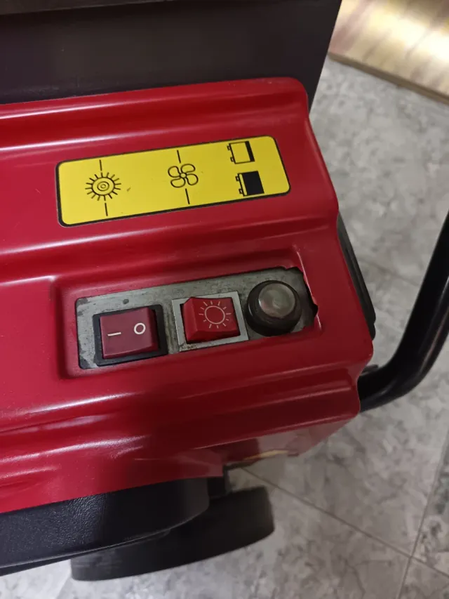 Barredora industrial roja