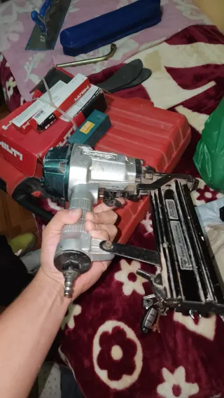 Pistola Clavadora Neumática Hilti