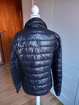 Chaqueta Anorak Negra y Roja