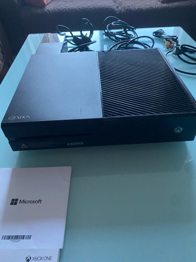 Xbox One Negra 500GB + Juegos y Mandos