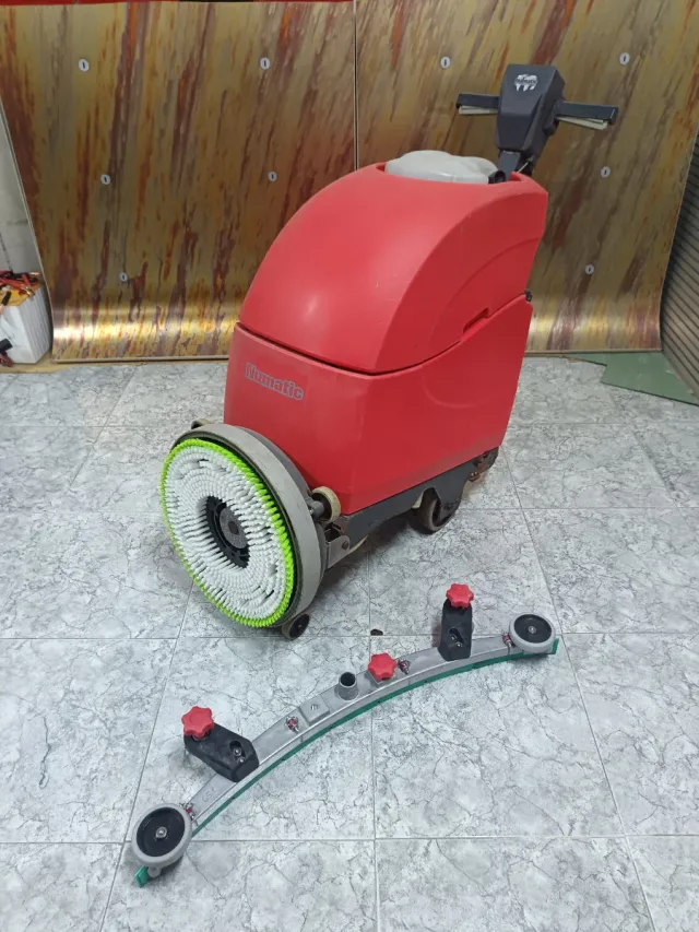 Fregadora profesional roja