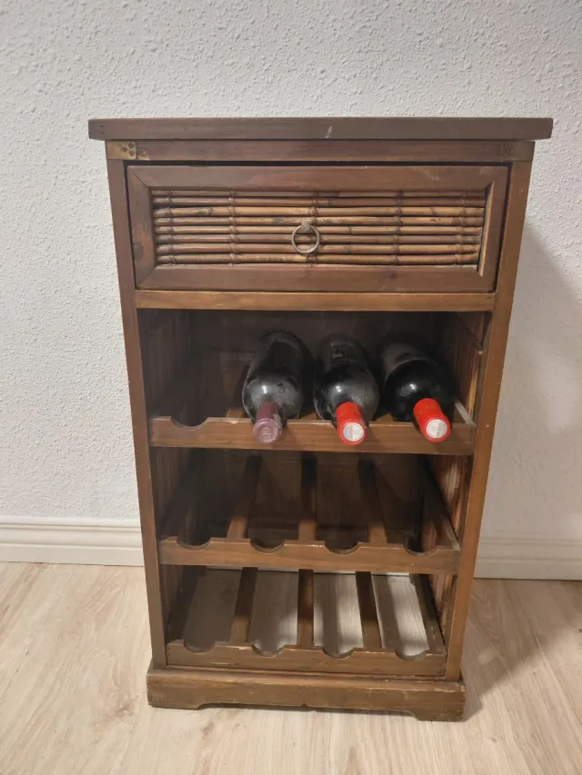 Portabottiglie in legno con cassetto in bambù