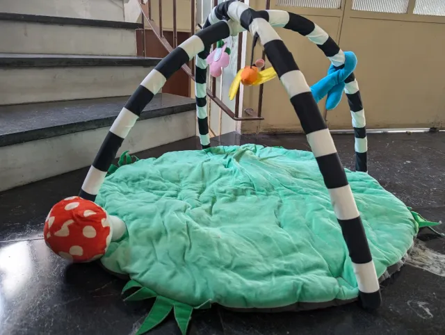 Alfombra de juego bebé con arco actividades