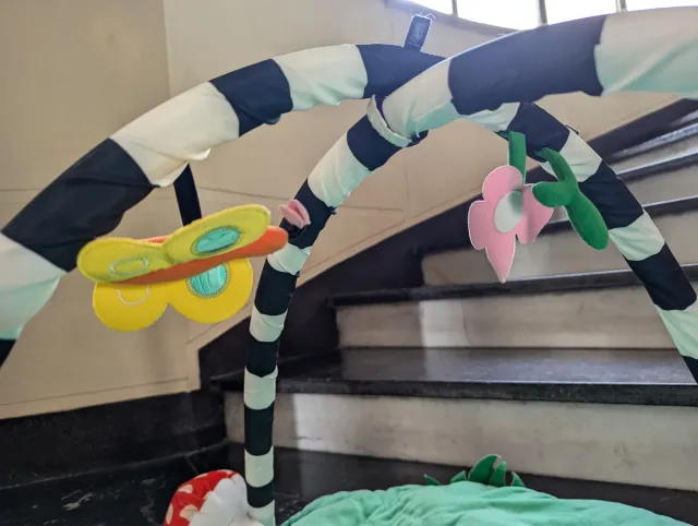 Alfombra de juego bebé con arco actividades