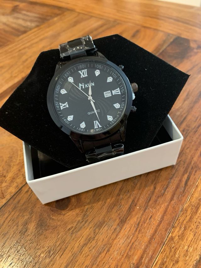 Reloj H Kun Negro y Plateado