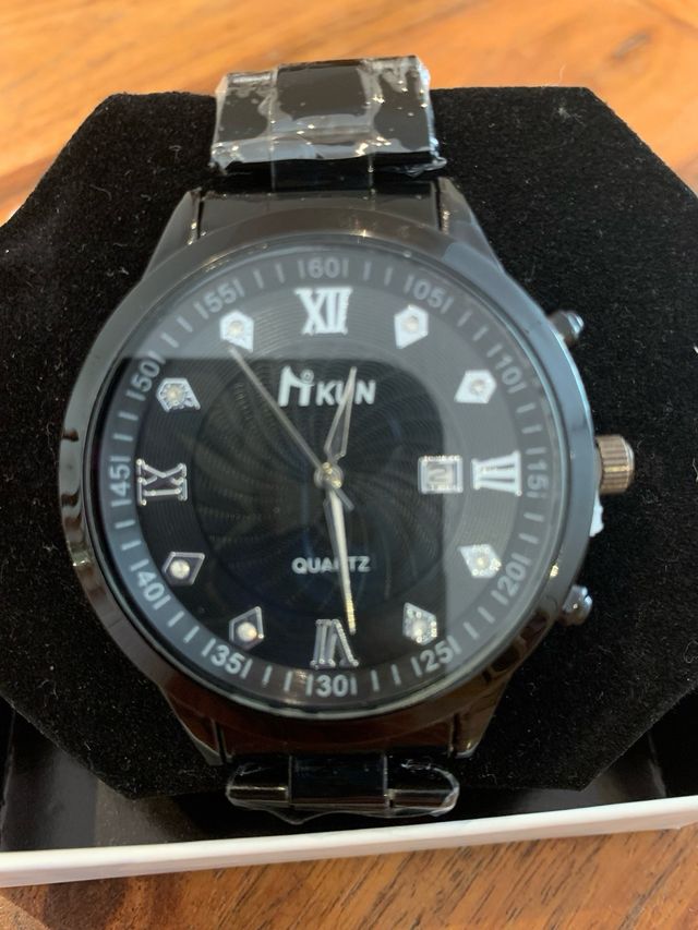 Reloj H Kun Negro y Plateado