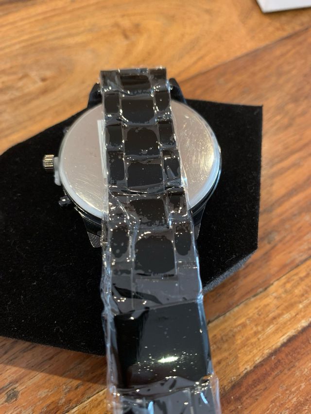 Reloj H Kun Negro y Plateado