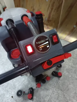 FREGADORA INDUSTRIAL NUMATIC TGB 3095