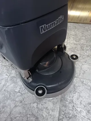 FREGADORA INDUSTRIAL NUMATIC TGB 3095