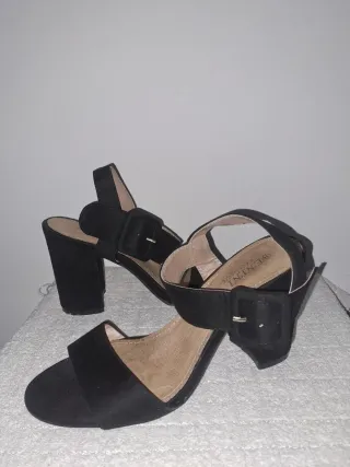 Sandalias Negras Tacón Ancho Hebilla