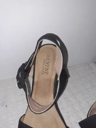 Sandalias Negras Tacón Ancho Hebilla