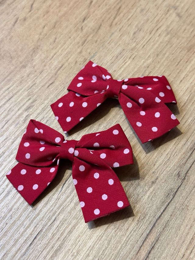 Set 2 fiocchetti rossi a pois bianchi