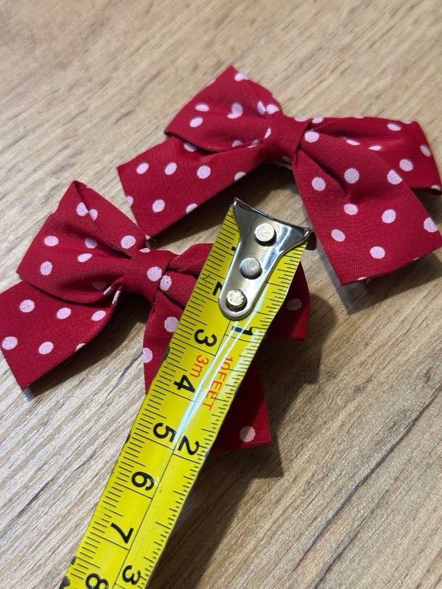 Set 2 fiocchetti rossi a pois bianchi