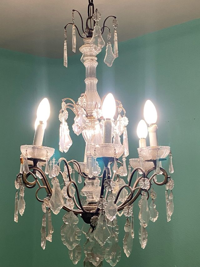 Lámpara de araña de cristal antigua