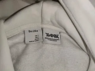 Sudadera Yu-Gi-Oh! Bershka Talla S