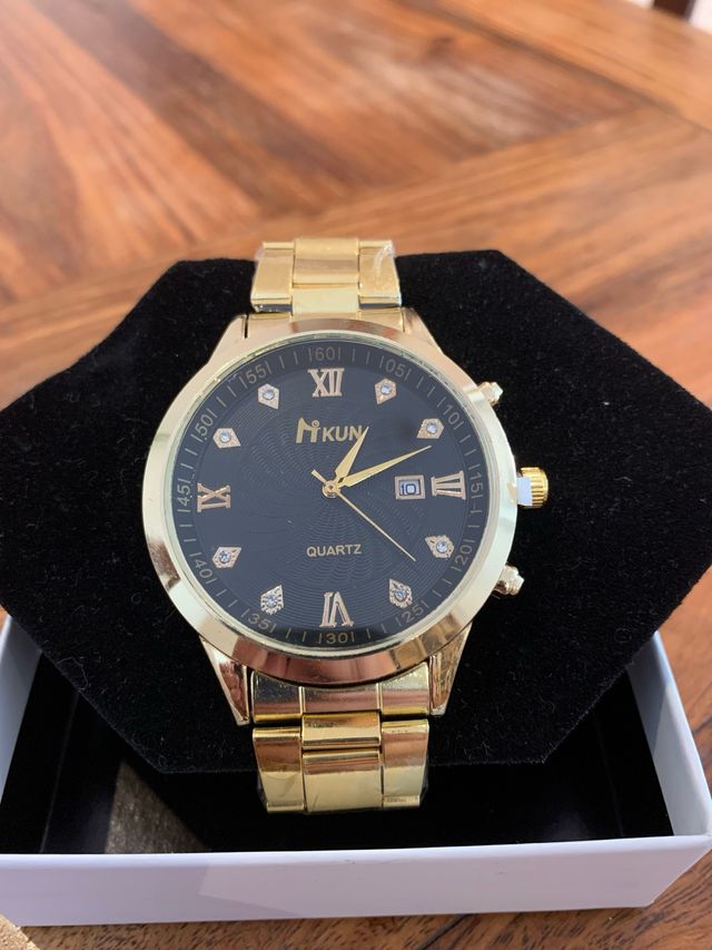 Reloj KUN Negro y Dorado