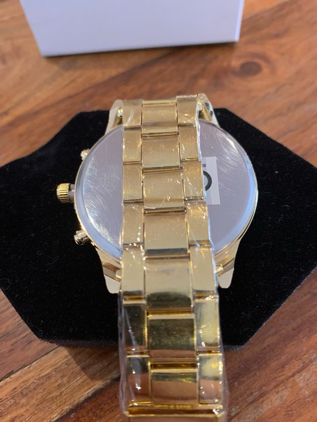 Reloj KUN Negro y Dorado