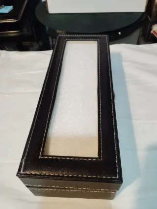 Caja porta reloj negra con ventana