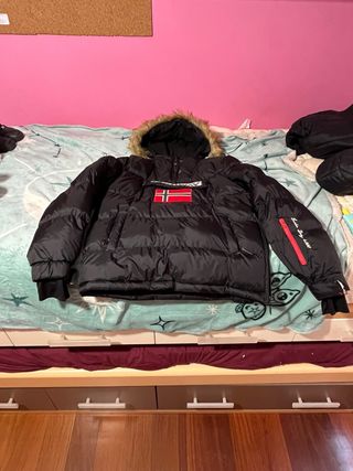 Chaqueta Norway 16Y Negra con Capucha de pelo