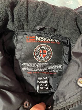 Chaqueta Norway 16Y Negra con Capucha de pelo