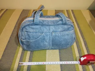 Bolso tejano pequeño, de tela vaquera de verdad.