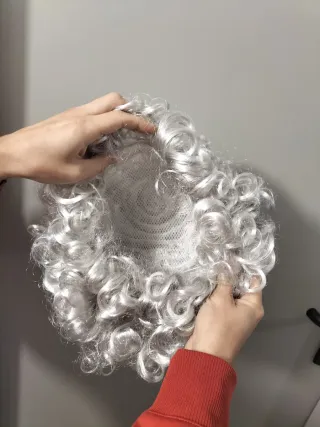 Peluca rizada disfraz plateada