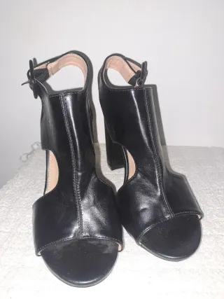 Sandalias de tacón negras
