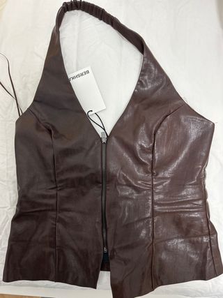 Top cuero Bershka marrón/ burdeo