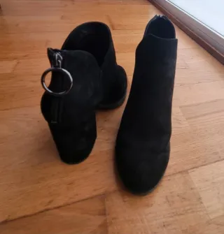 Botines tacón Bershka negros