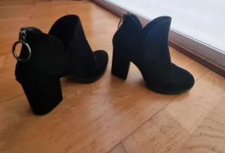 Botines tacón Bershka negros