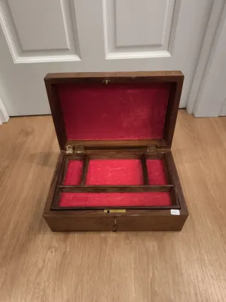 Caja joyero antigua de madera