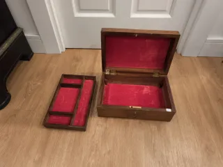 Caja joyero antigua de madera