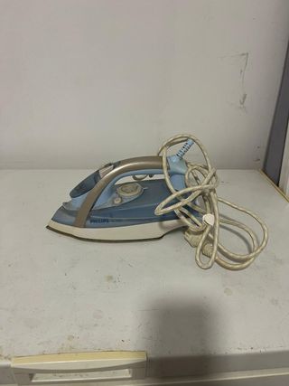 Plancha Philips azul y plateada