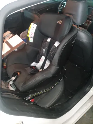 Silla de coche Britax Römer negra con isofix