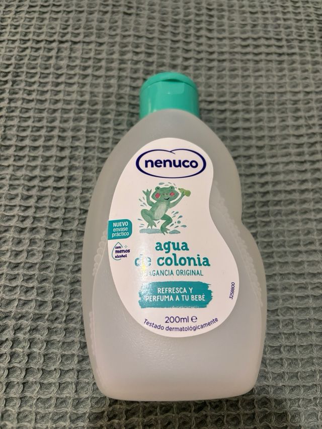 Mochila Nenuco con productos de higiene de bebé